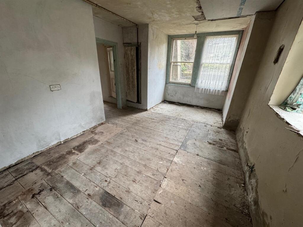 41524-2 church LGF room 1.jpg