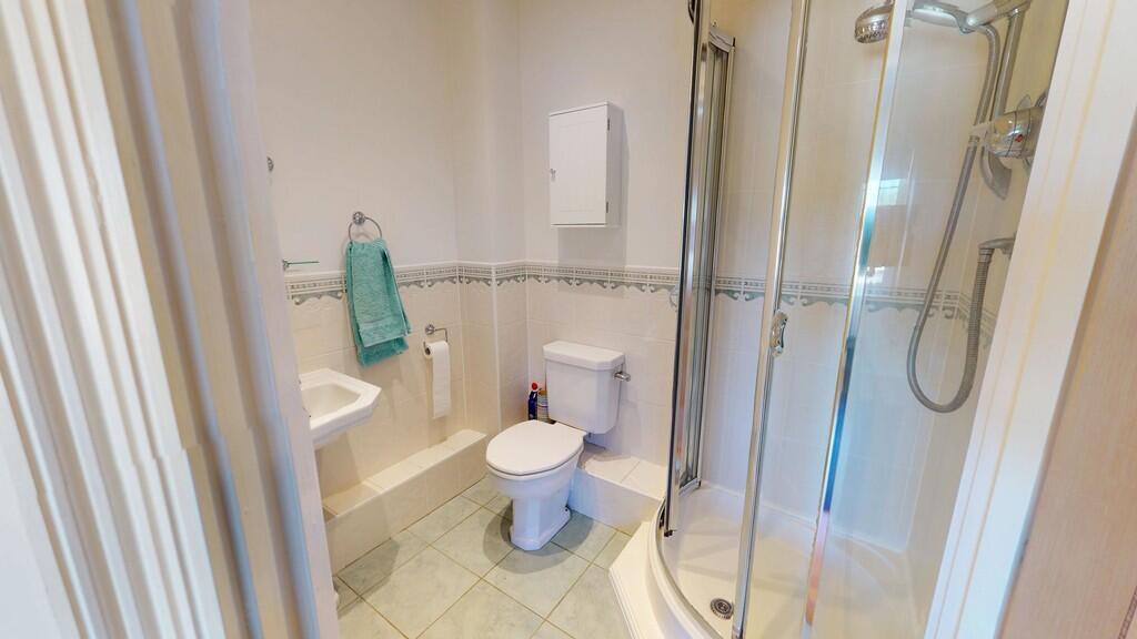 1721-10062025_161...