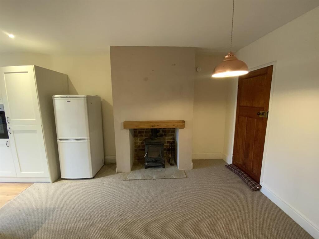 9 - dining room .jpg