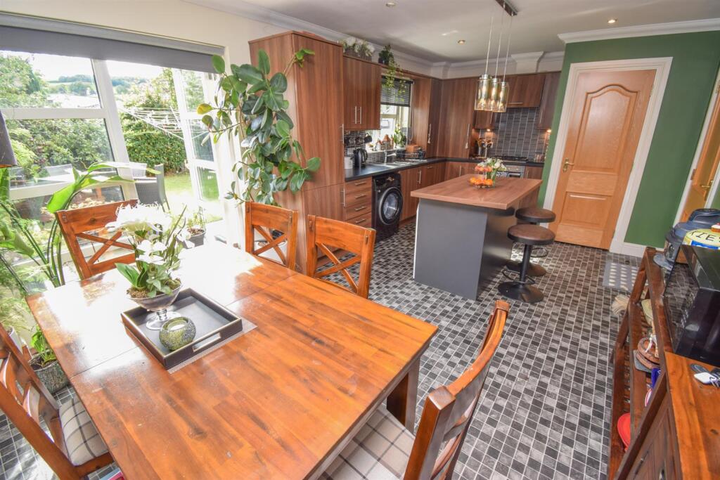KITCHEN-DINER-2.jpg