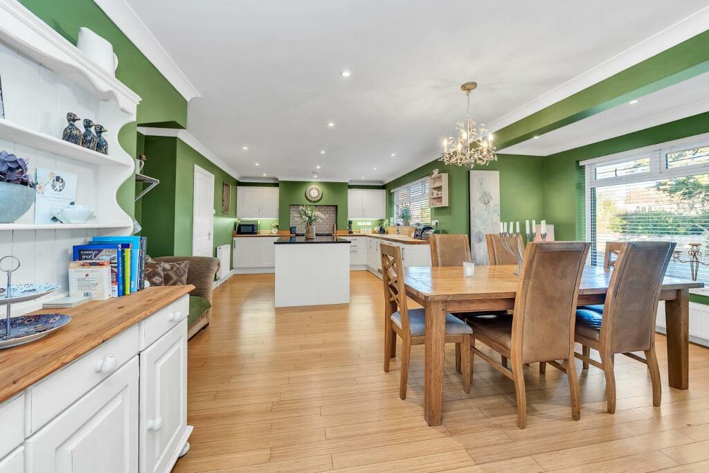 8 Sicklesmere Road [Kitchen].jpg