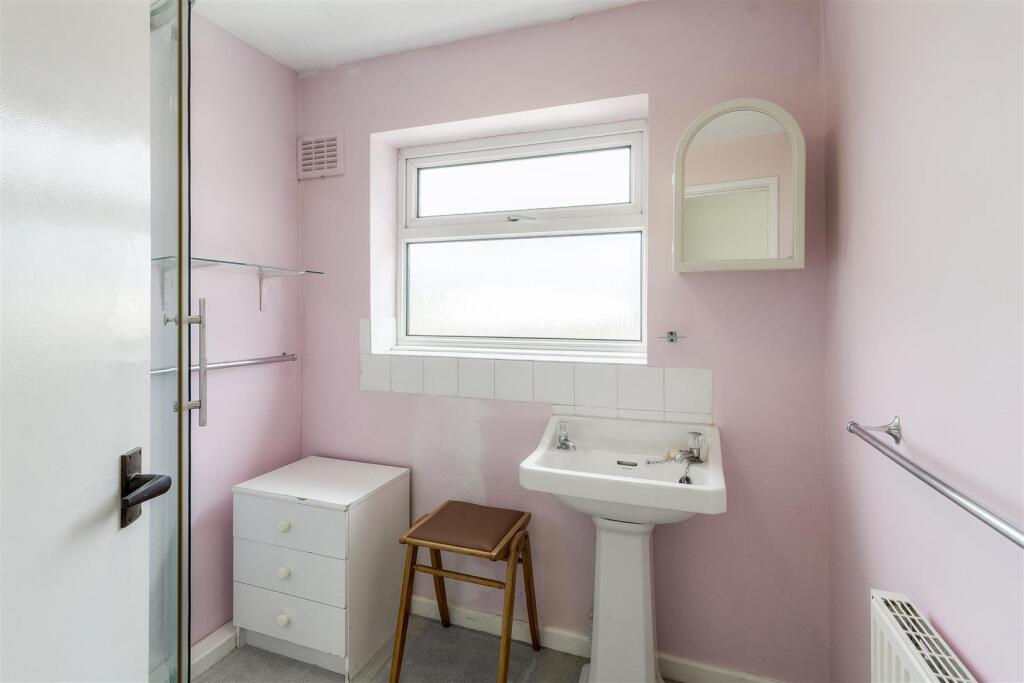 Bathroom &amp; Separate WC
