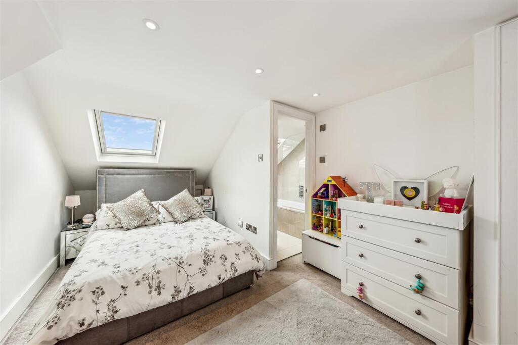 Geraldine Road, W4 - FOR SALE