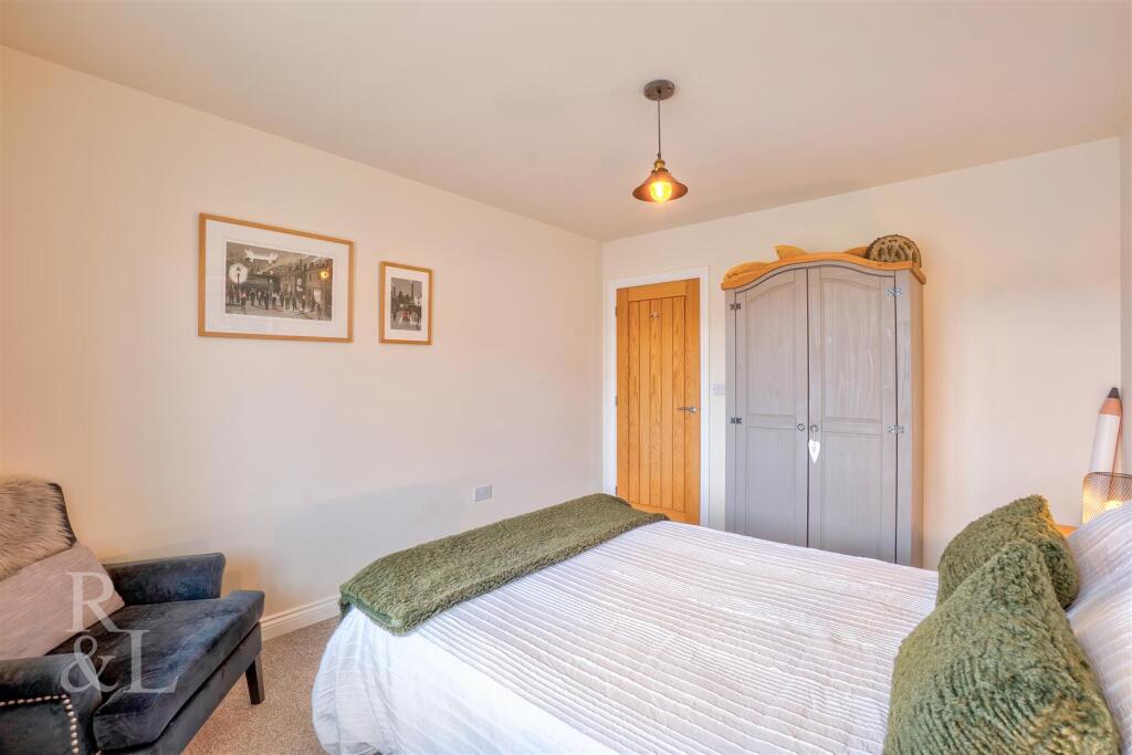 20 Ragley Close (27).jpg