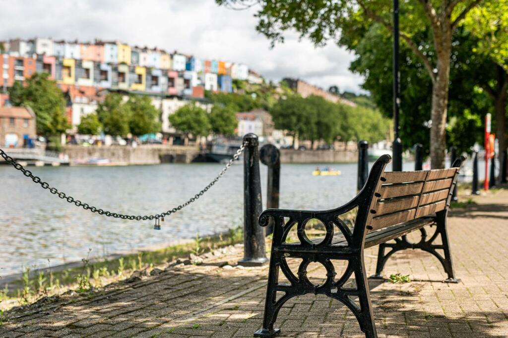 Dockside_3.jpg