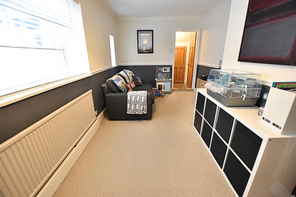 REAR SITTING ROOM
