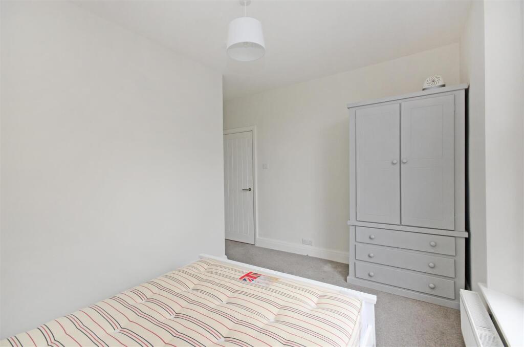 Bedroom 1 (1).JPG
