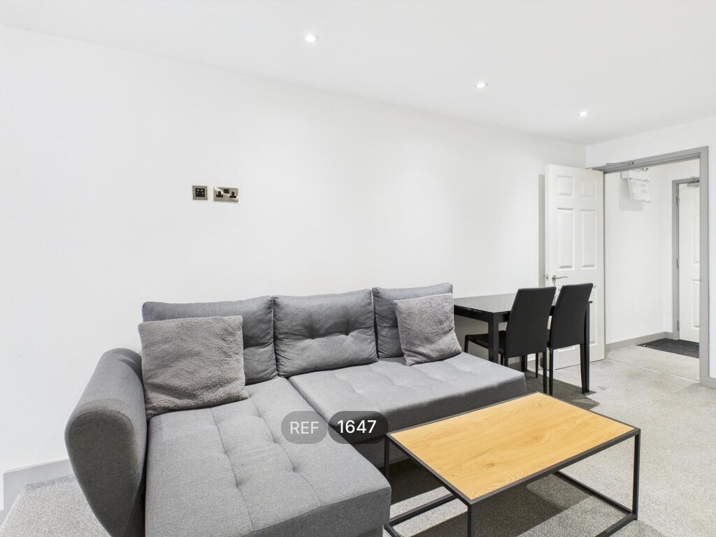 Kitchen &amp; Living area