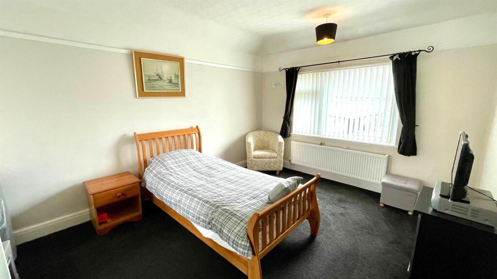 DOUBLE ASPECT BEDROOM 2