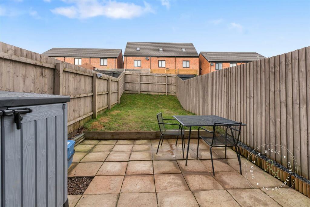 Rees Drive, HernCrabtree (4).jpg