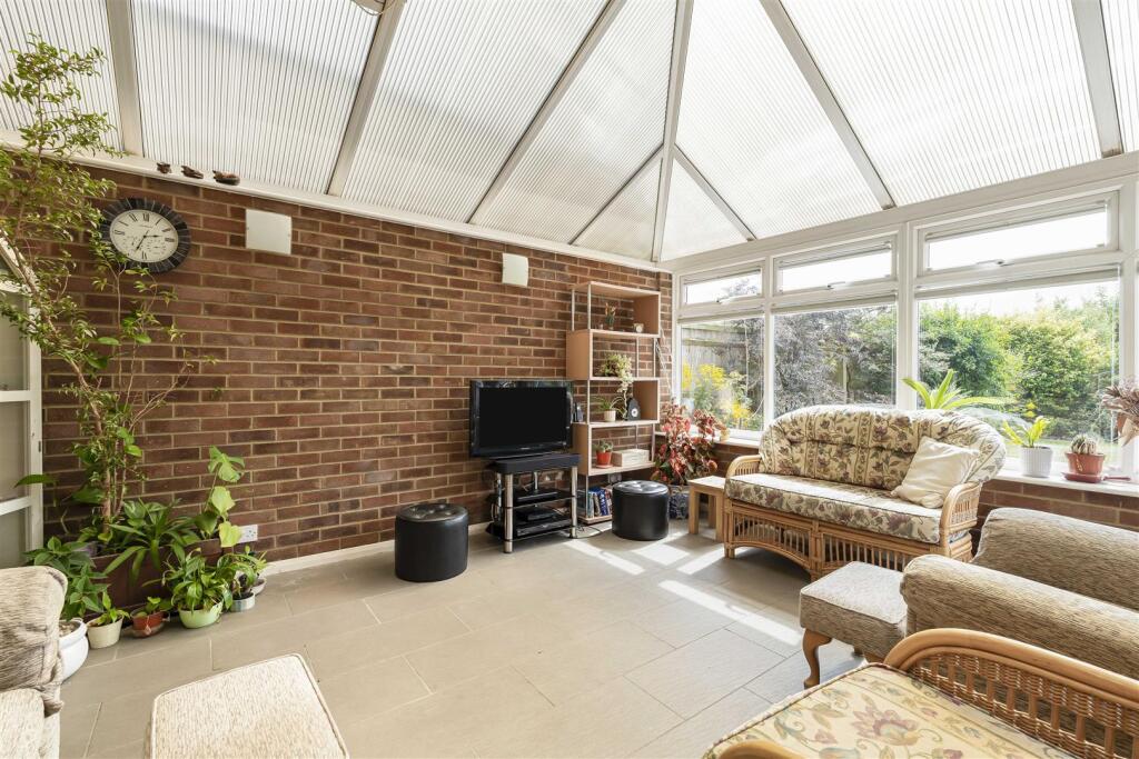 61 London Road, Towcester (18).JPG