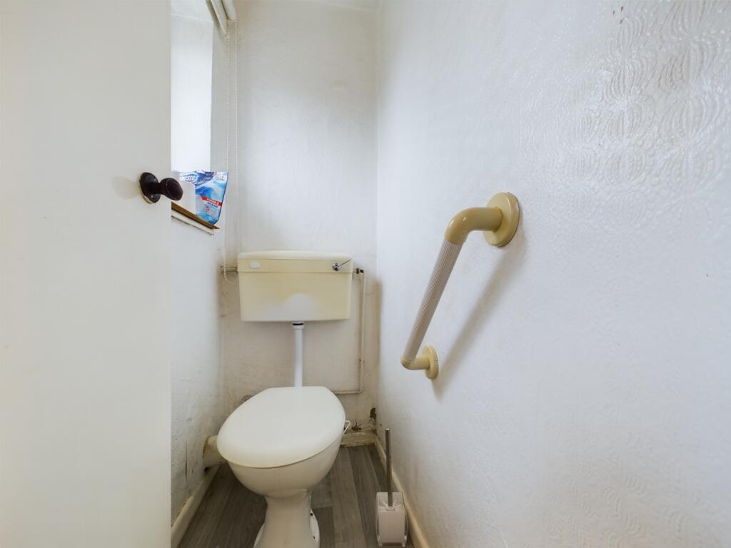 CAM01740G0-PR0296-STILL012