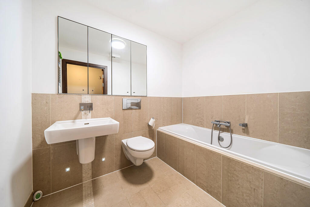 1384786-11-6925c5...