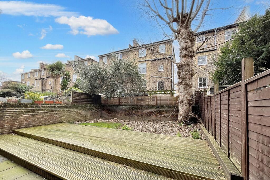 18a Godolphin Road, London,  W12 8JE