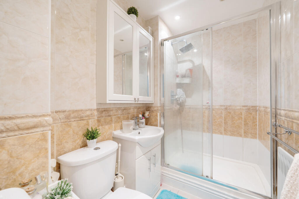 1321195-4-686cfb5...