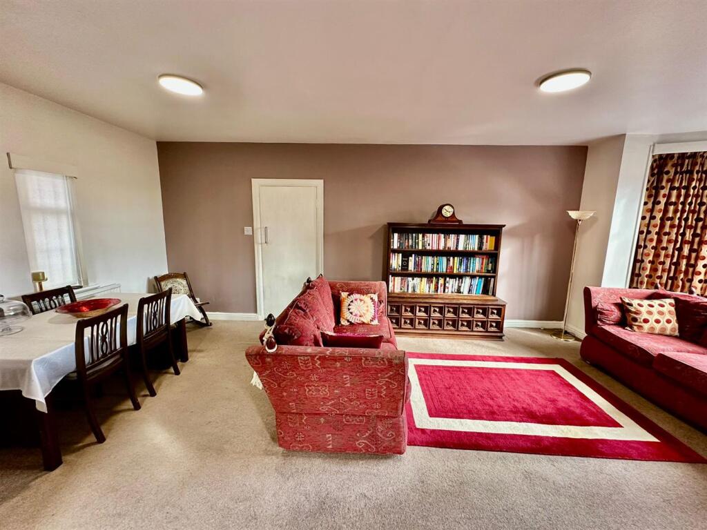 WhatsApp Image 2025-10-06 at 12.02.36_c029e0b9.jpg