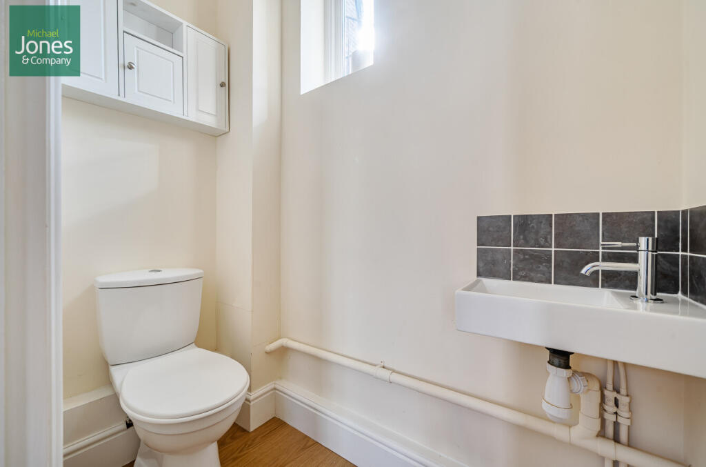 f1240afc-8803-4f7...