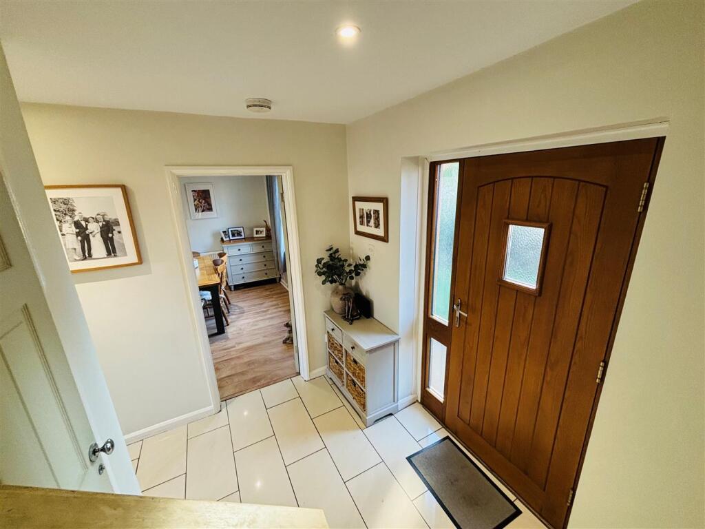14mallhall4.jpg