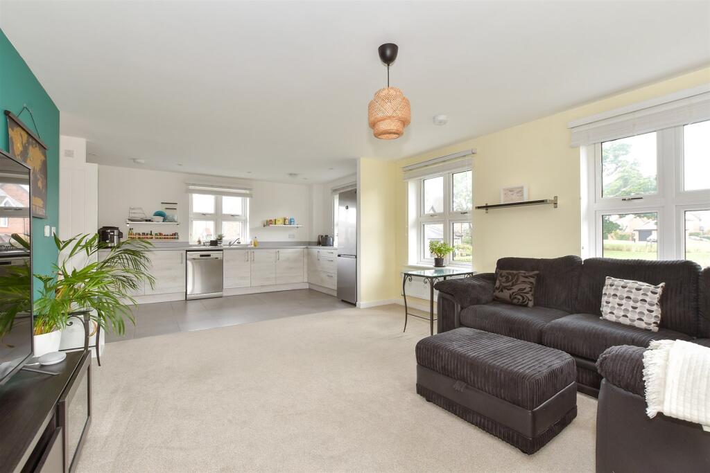 Lounge/Kitchen