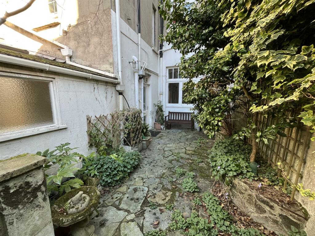 Courtyard Garden Alternative Aspect.jpeg