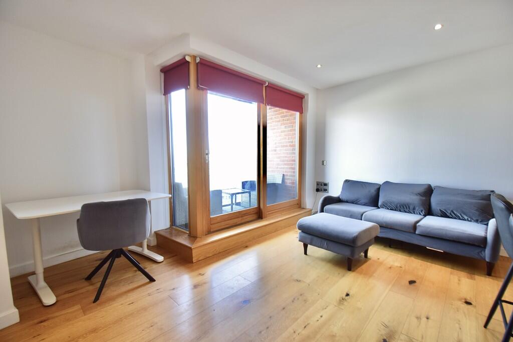 Living room / Stu...