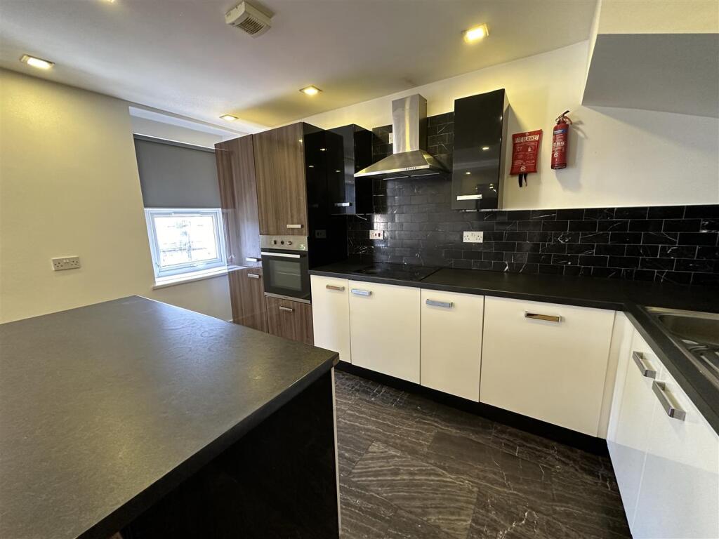 Flat 5 - Kitchen.JPEG