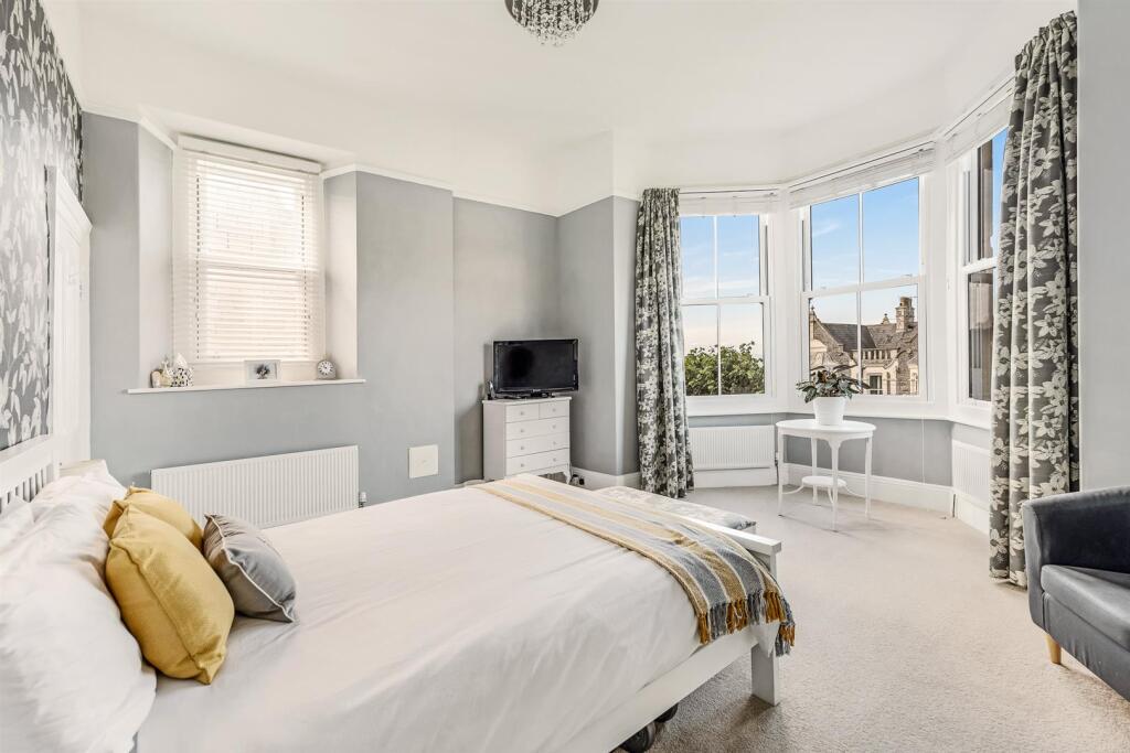 Bedroom One 1.jpg