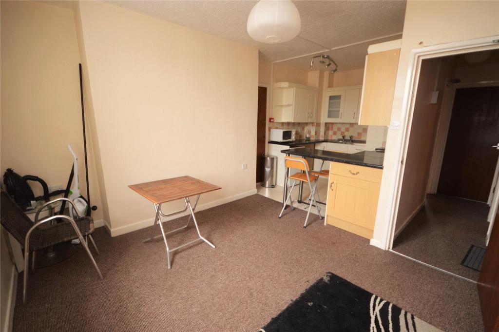 Living Room/Kitchen
