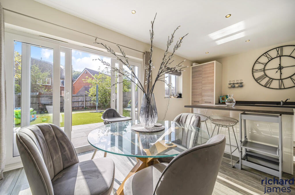 36522cde-4405-496...