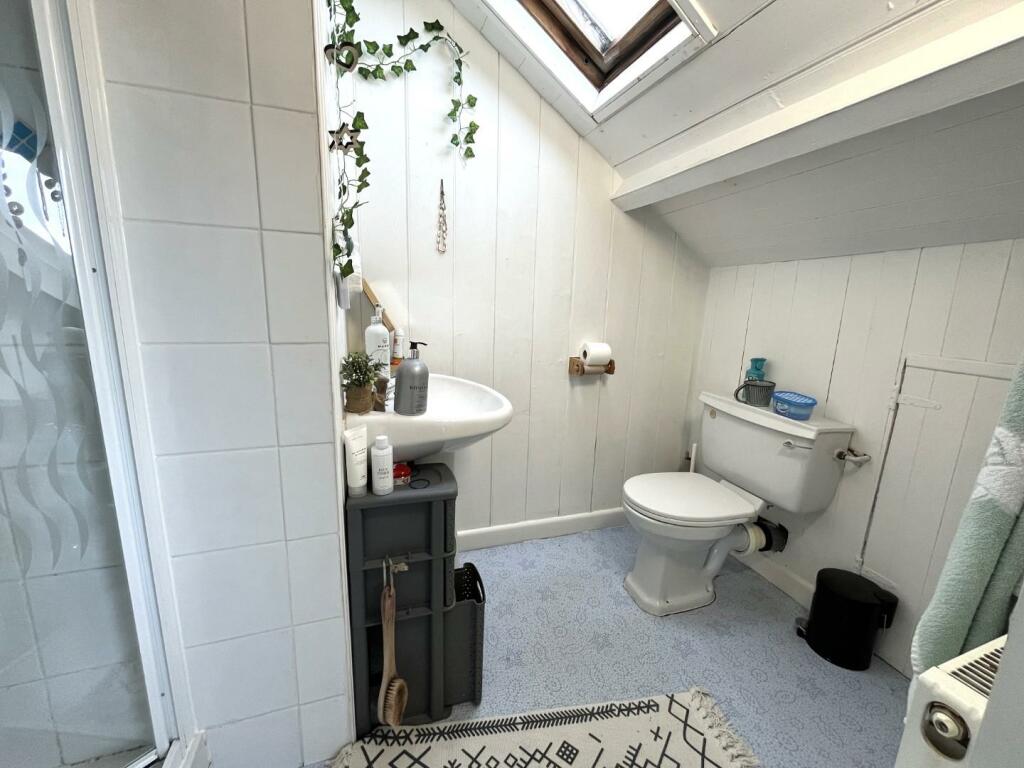 Bathroom 7 EnSuite.JPG