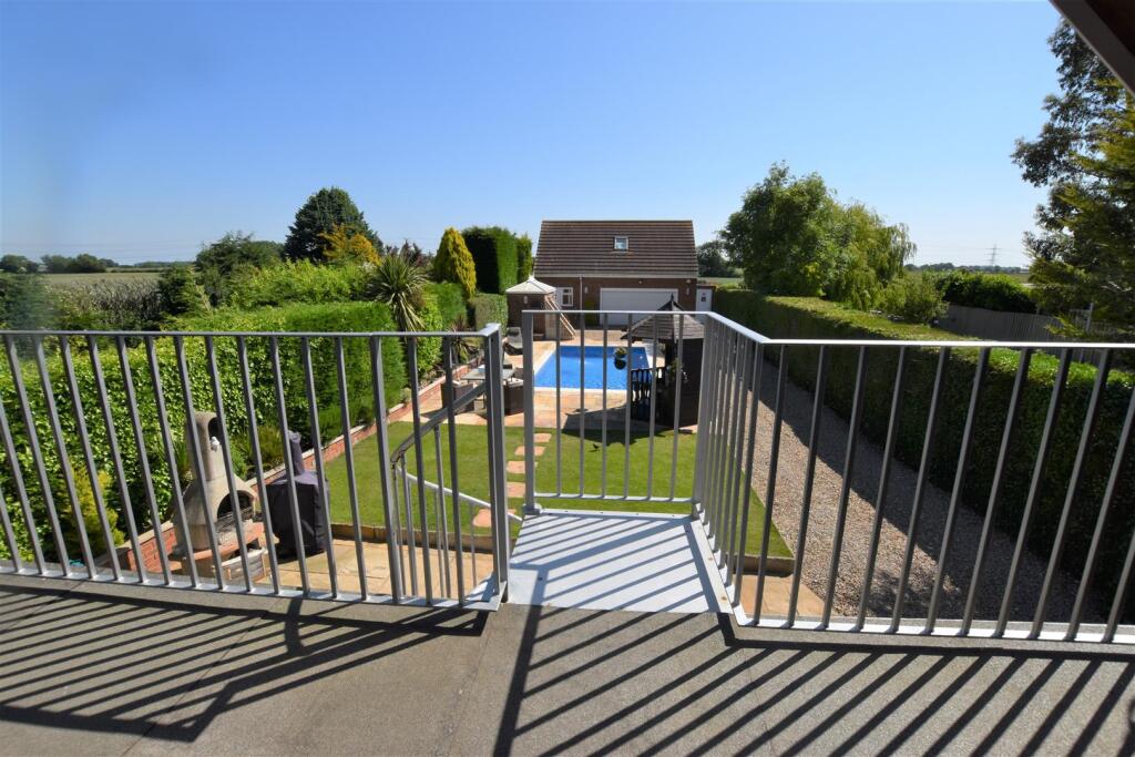 Rear Garden View. .jpg