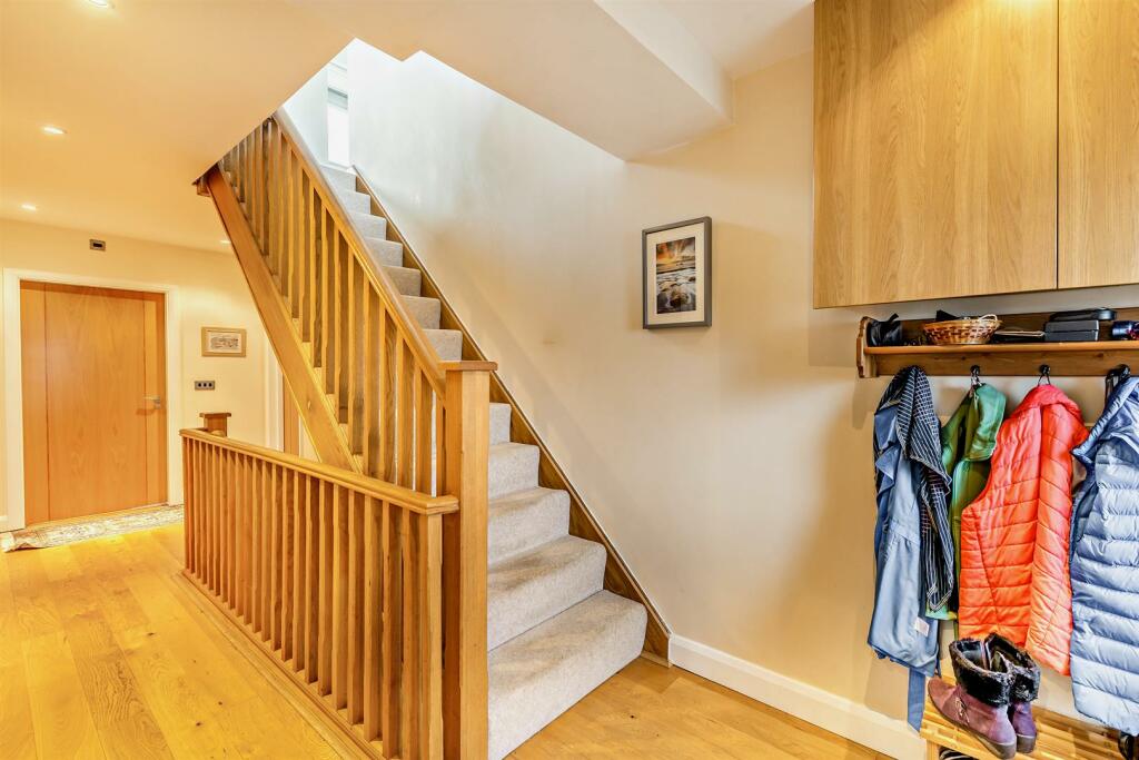 8580738-interior15v2-800.jpg