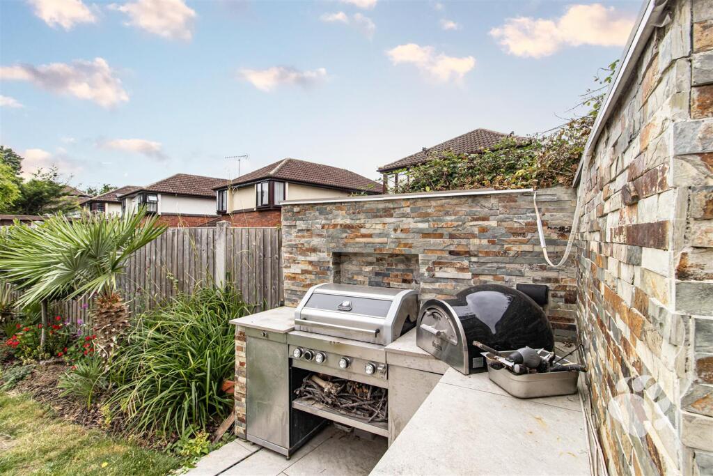 Outdoor Kitchen