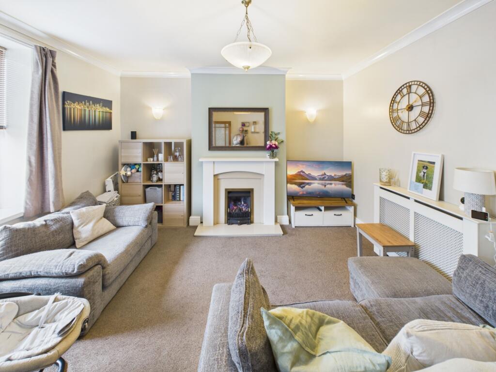 CAM02093G0-PR0054-STILL002