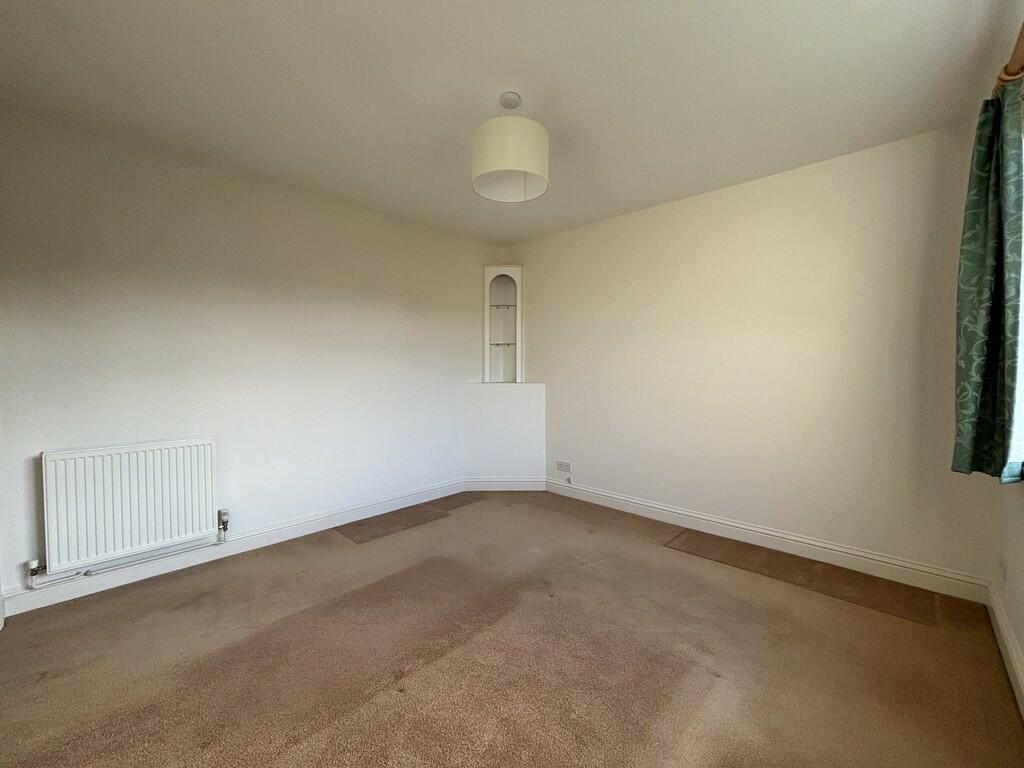 Second Bedroom (4...