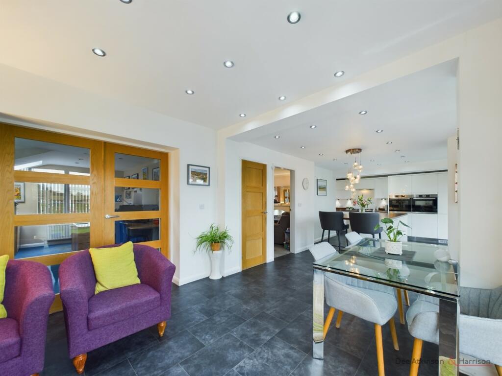 Kitchen/Dining/Lounge