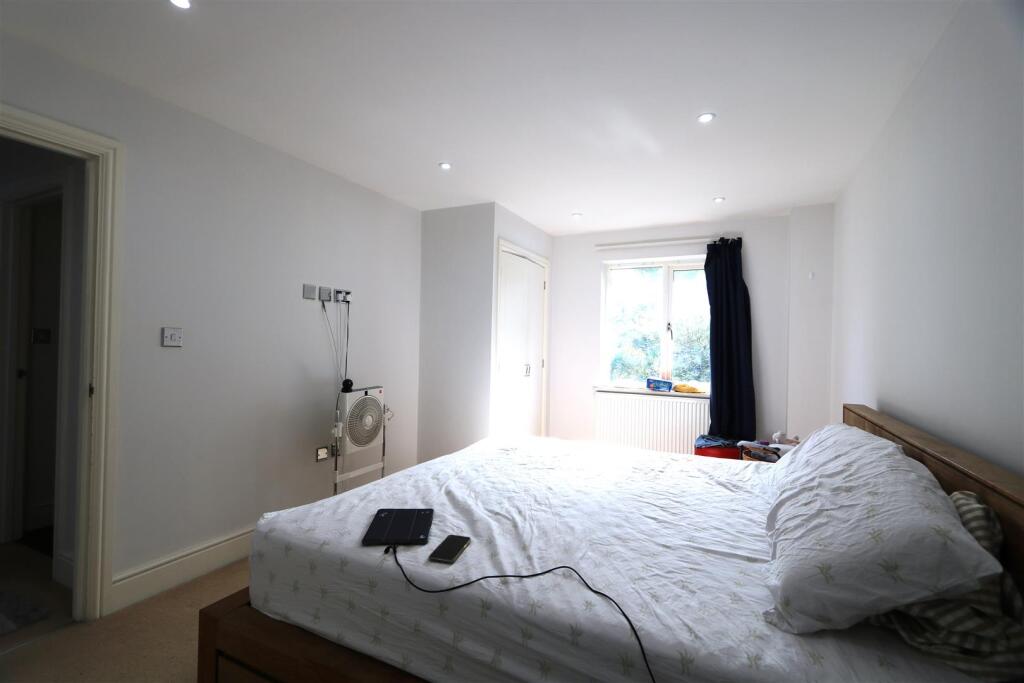 Master Bedroom.JPG