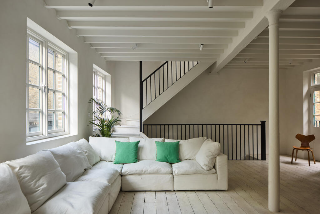 258588 - DGLA1251.jpg