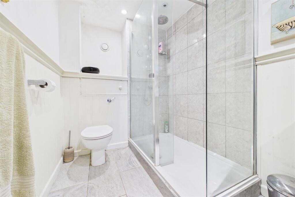 CAM01335G0-PR038Garden Flat, 63 Newbridge Hill, Ne