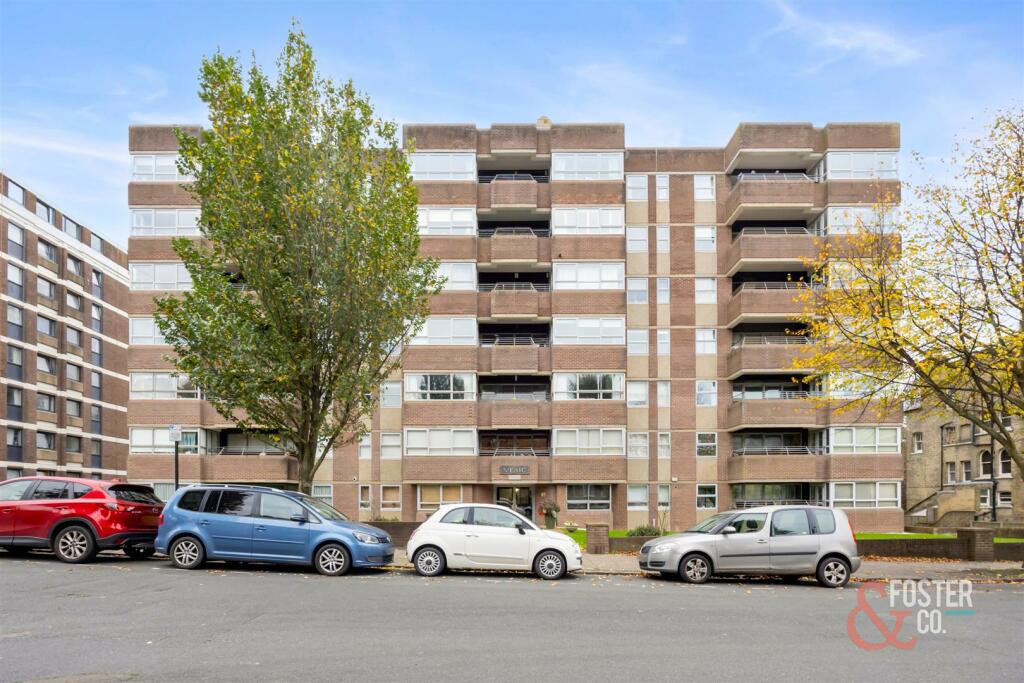 Eaton Gardens, 16-18, 34-020.jpg