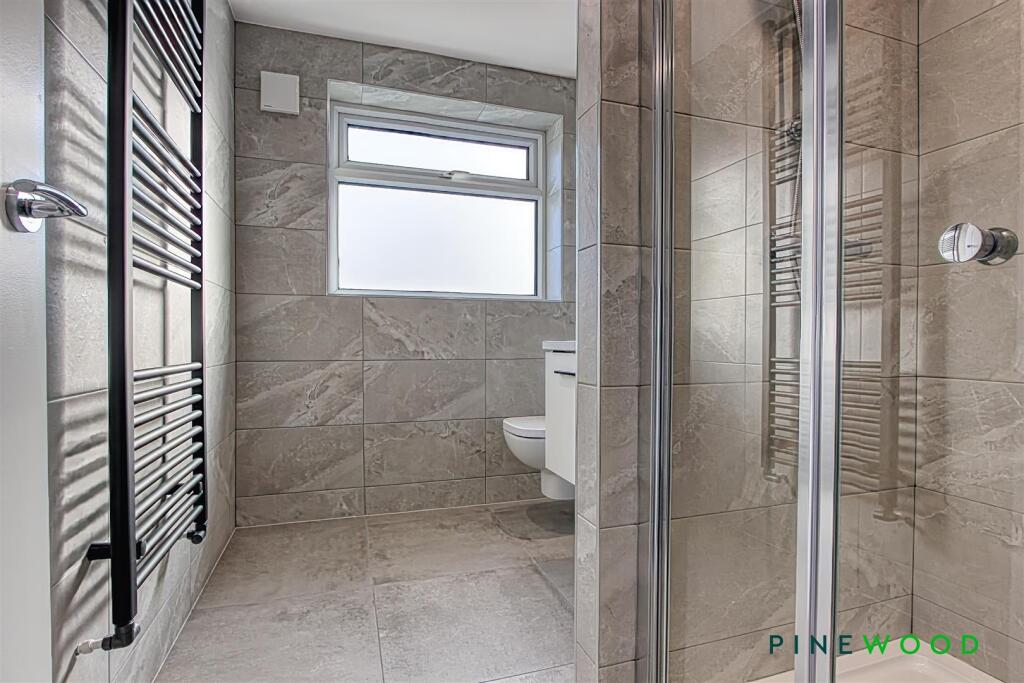 ENSUITE SHOWER ROOM