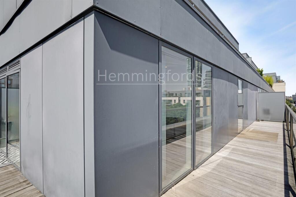 10-9ba183640-HMF-JJ-Dance Square-10-medium.jpg