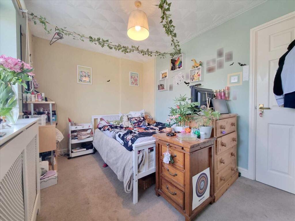 Bedroom 2: