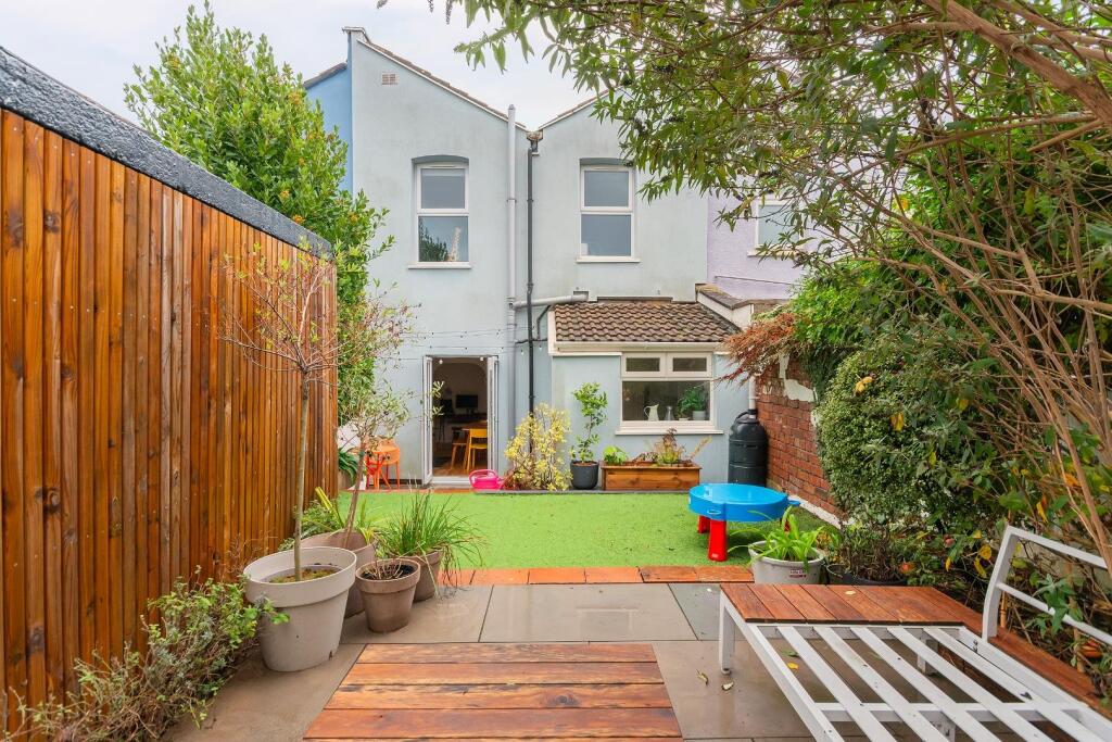 0H4STRD - External E.jpg