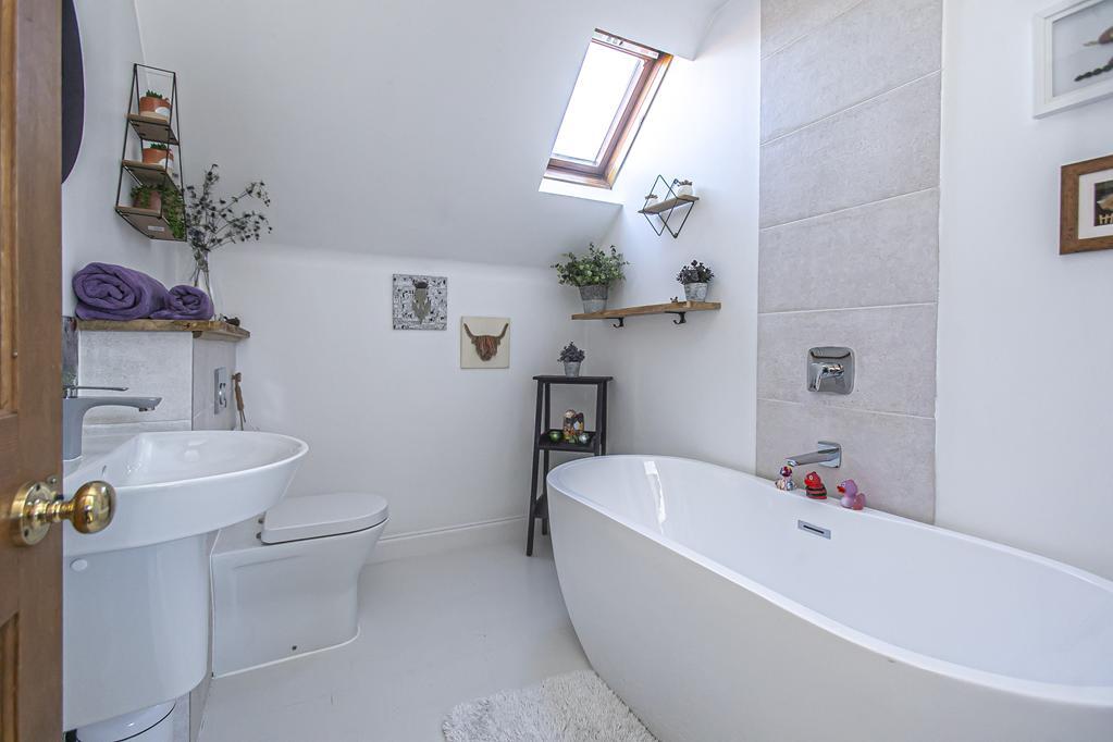 BEDROOM 3 ENSUITE