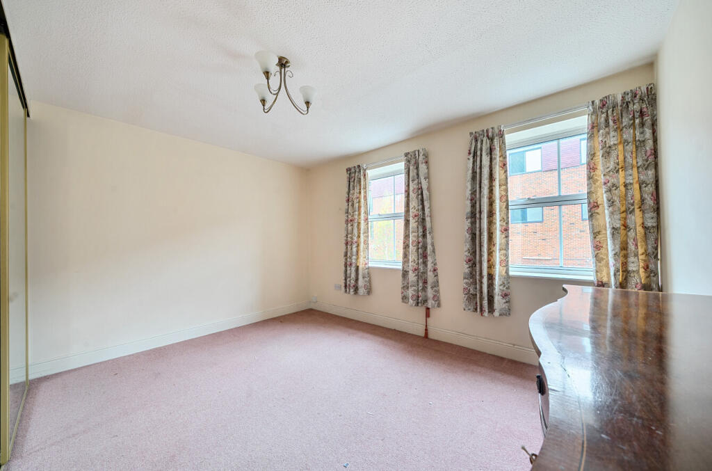 1365711-10-68e8f3...