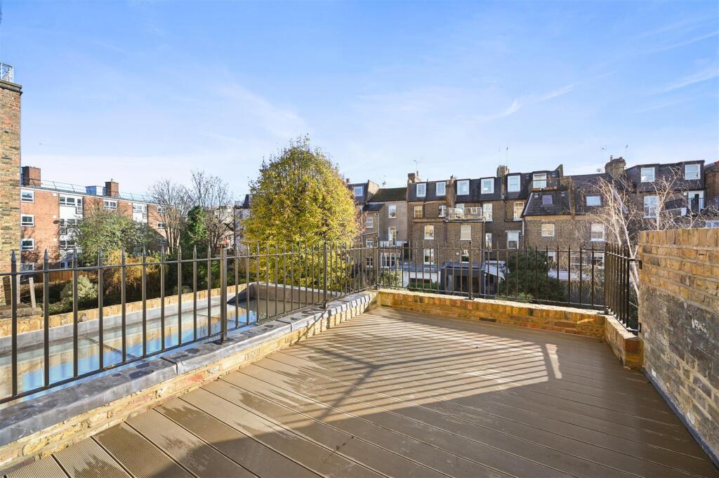 Caithness Road - Roof Terrace3 (1).JPG