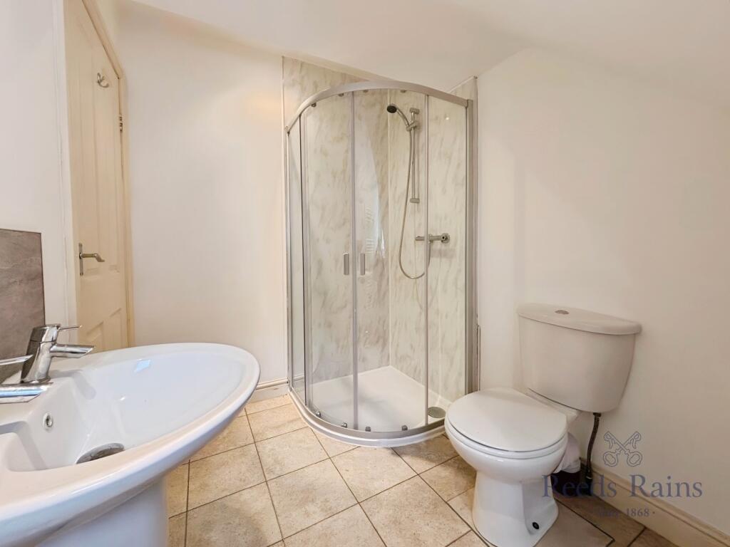 Garage/Annex Bath