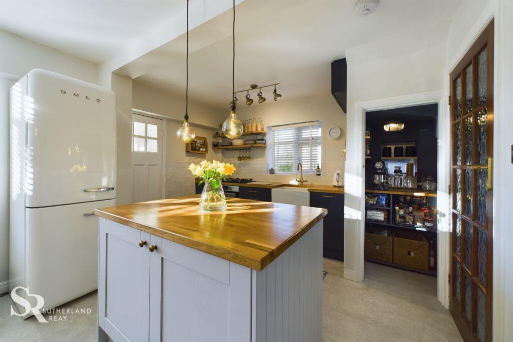 Kitchen/Diner &amp; Pantry