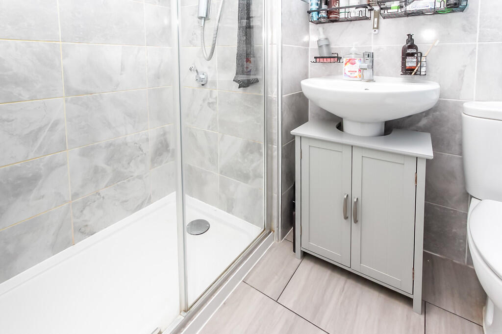 Ensuite Shower Ro...